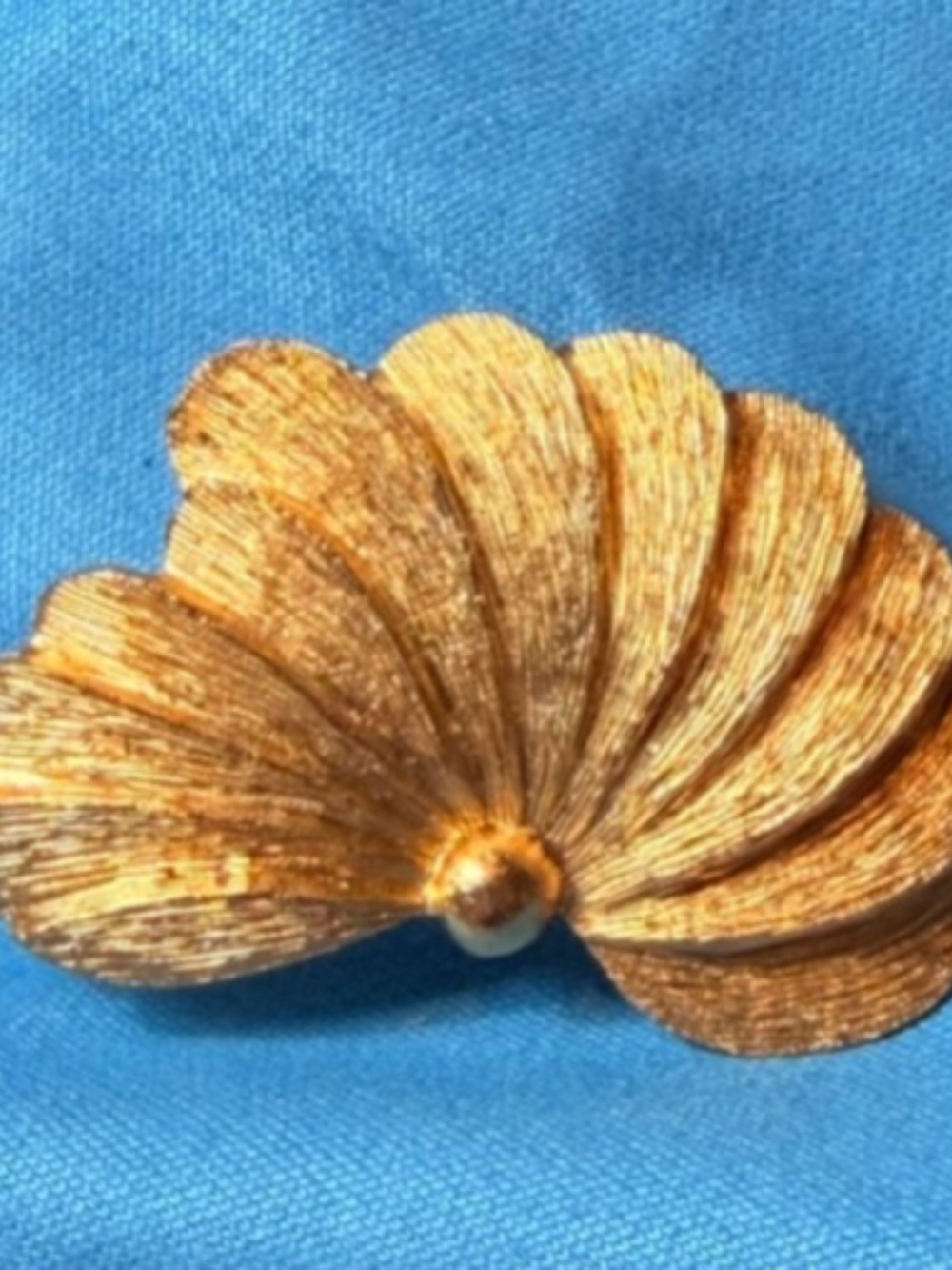 Vintage Brushed Goldtone Open Fan Pin Brooch " 1-1/2  #206289560561